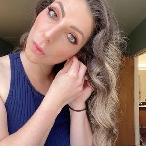 Meet your Posher, Alexandra